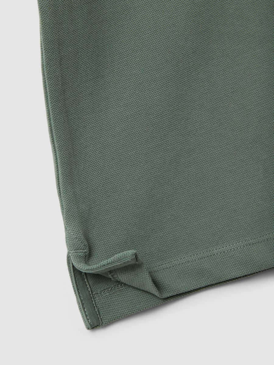 Green short-sleeved polo shirt in pure organic cotton_5