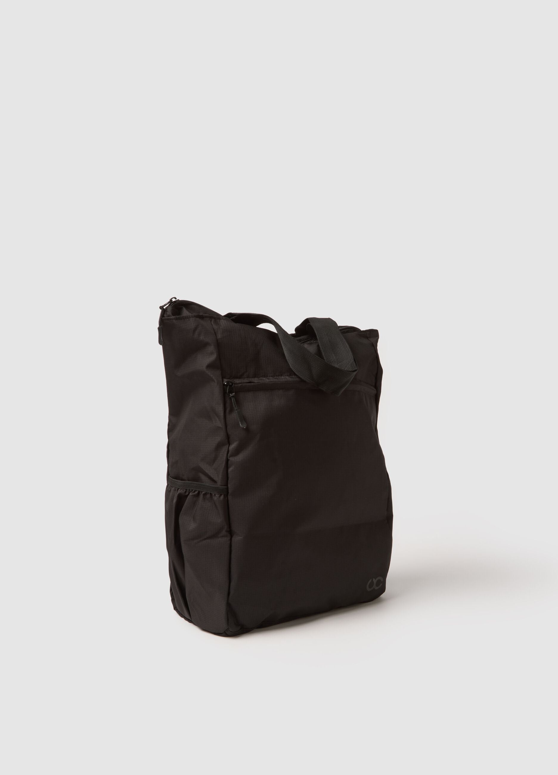 Black sports bag with practical fit