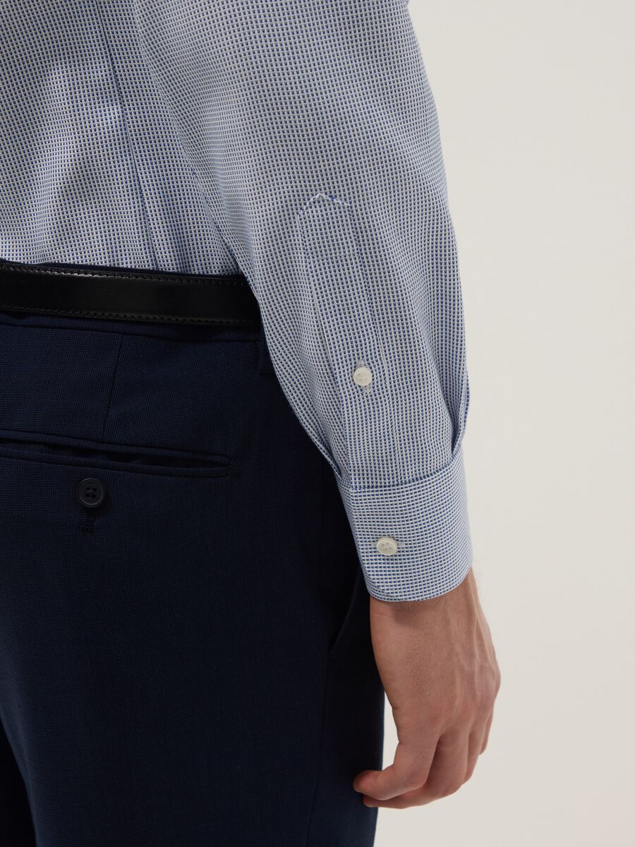 Camicia azzurra in puro cotone con microquadri easy iron slim fit_3