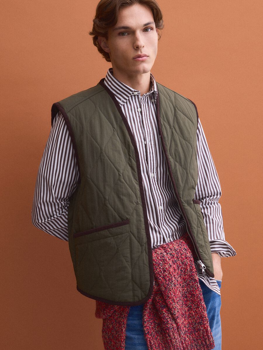 Gilet verde trapuntato con zip regular fit_0
