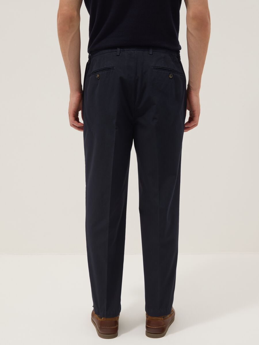 Blue cotton chino trousers with carrot fit_3