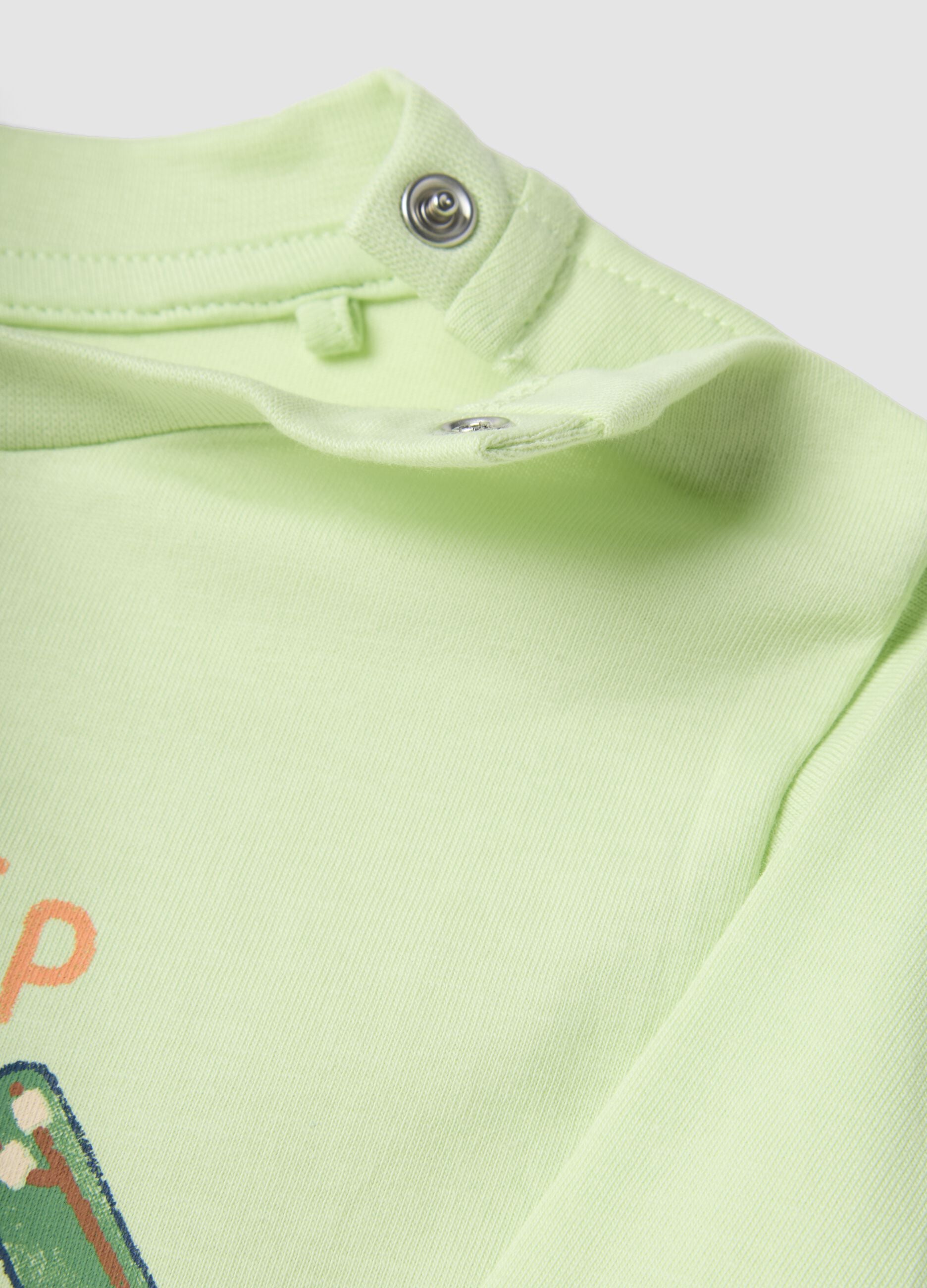 Newborn green pure cotton pyjamas with prints
