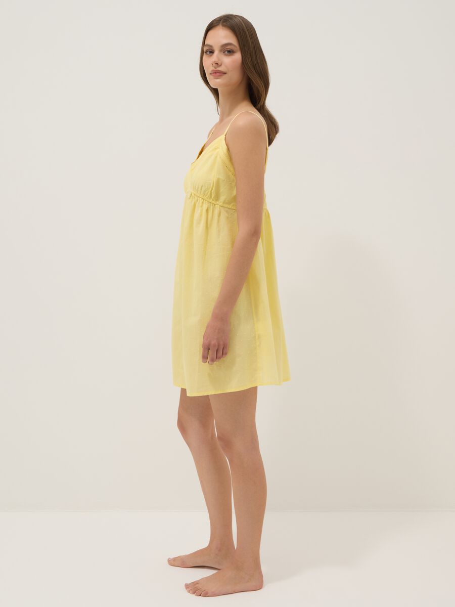 Camicia da notte gialla in puro cotone con spalline sottili_1