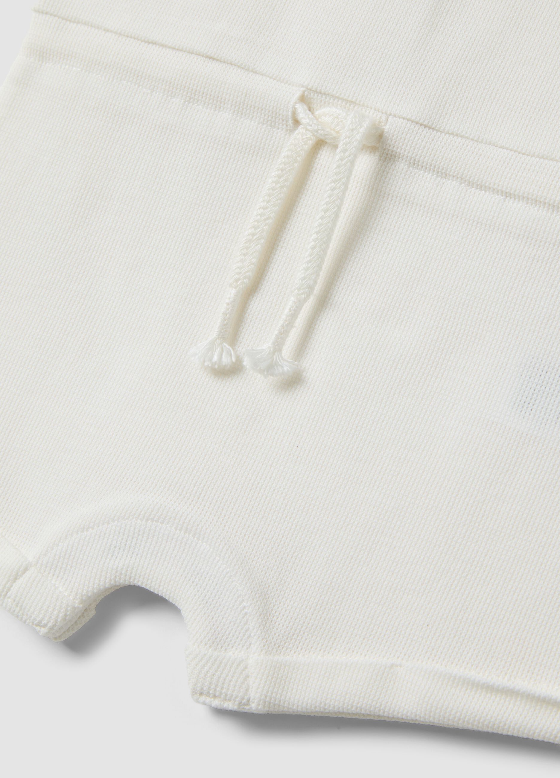 Newborn white pure cotton romper with short sleeves and embroidery