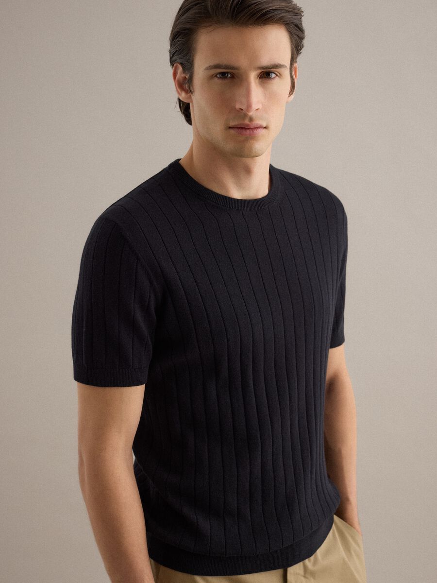 Black striped pure cotton T-shirt in regular fit_1