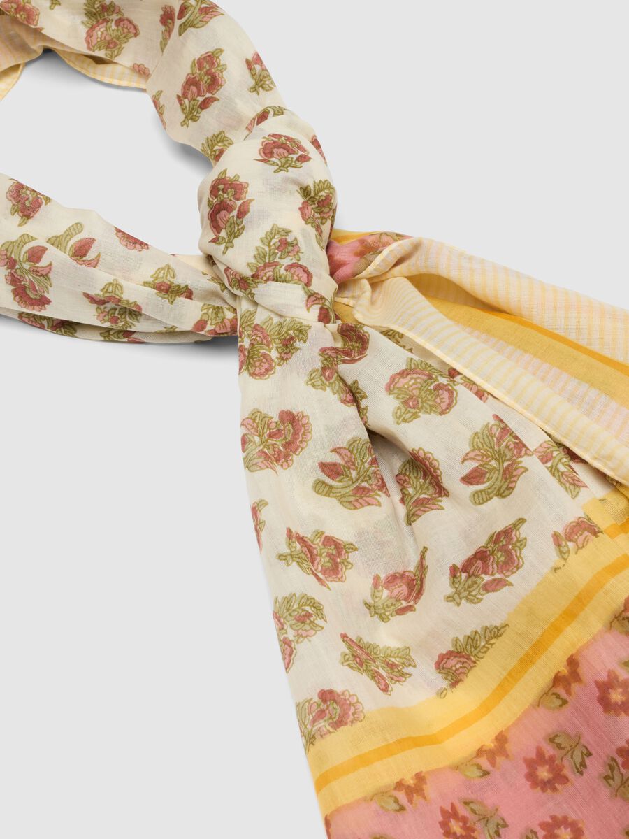 Multicolour pure cotton scarf with floral pattern_1