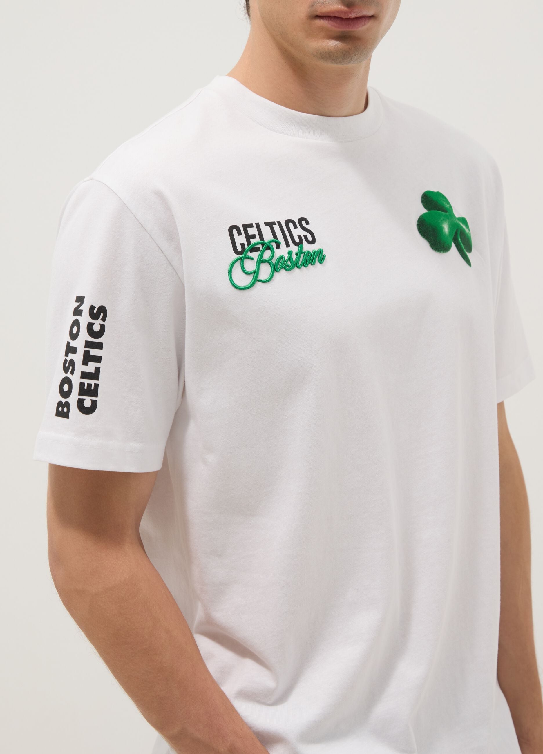 White pure cotton T-shirt with Boston Celtics logo