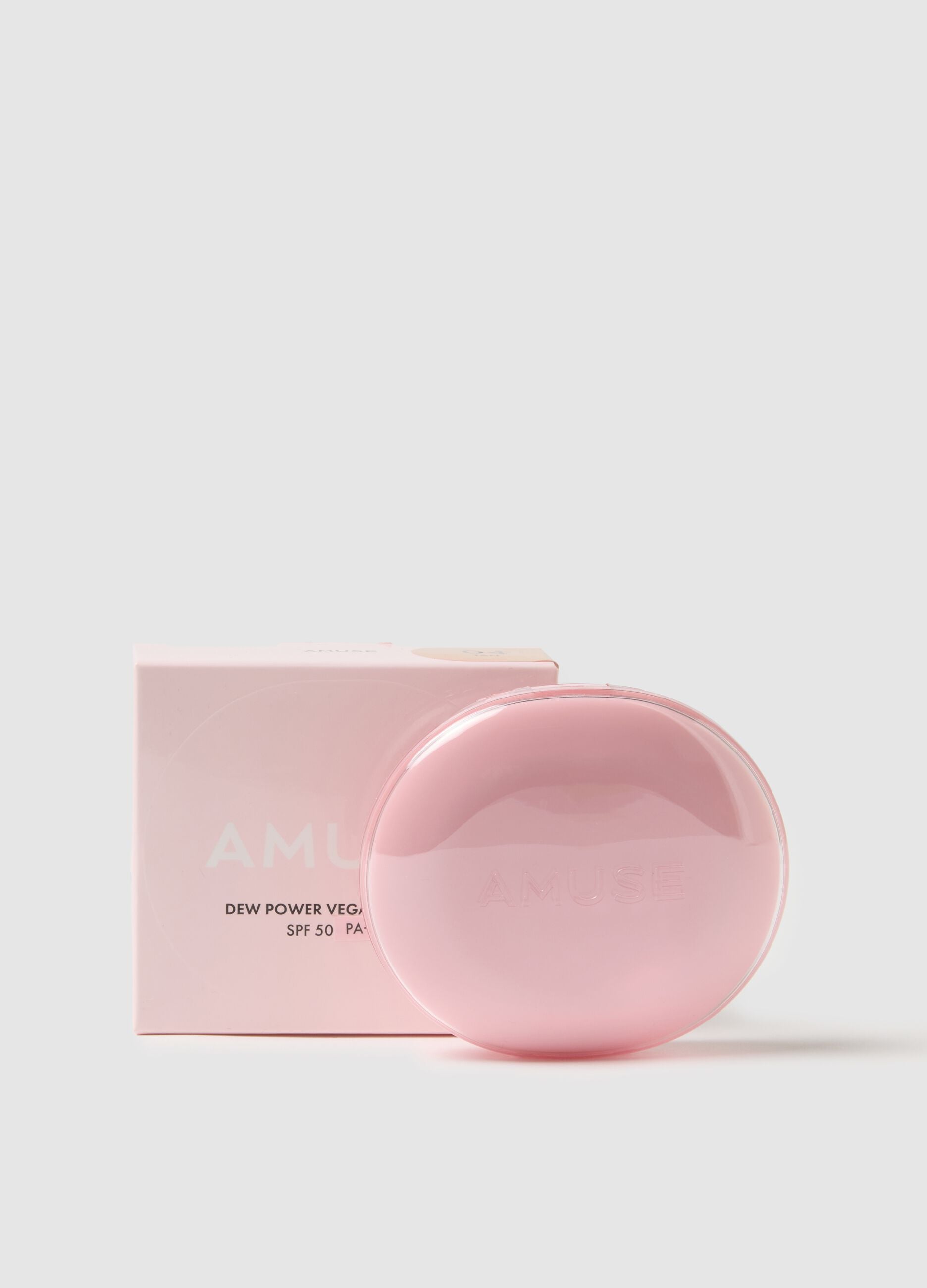 Dewy skin cushion foundation effect. Provides healthy, flawless, and radiant skin for 24 hours!