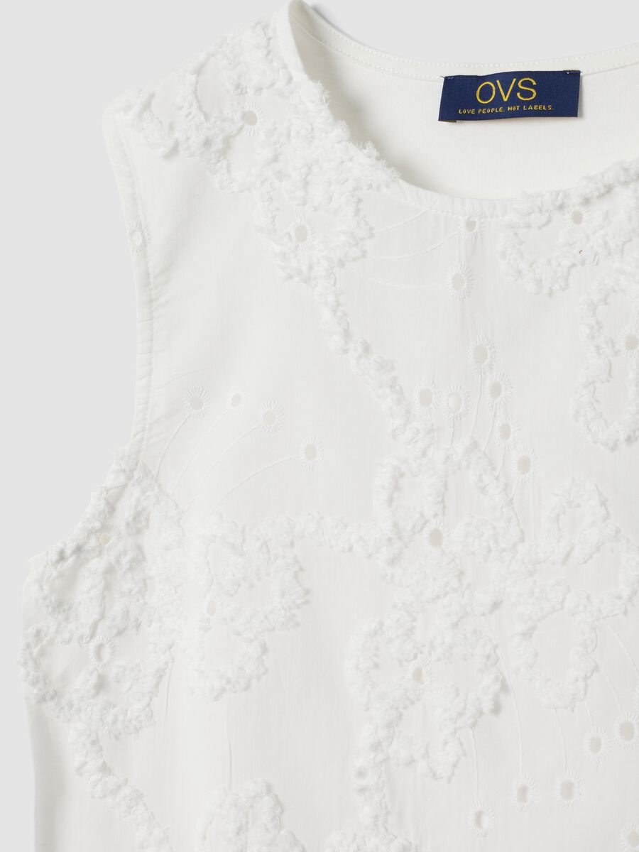 Tank top bianco in puro cotone con ricami floreali_5