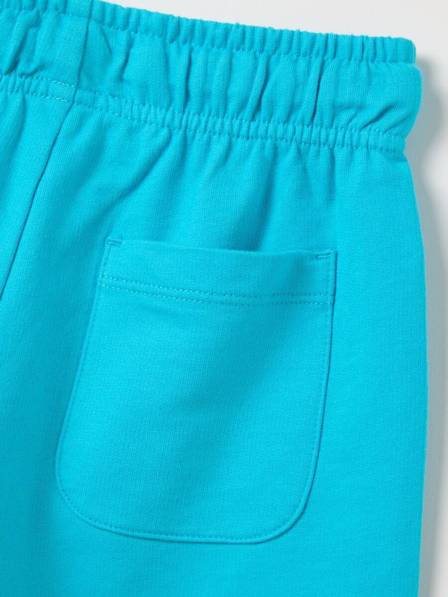 Boy's light blue shorts in 100% cotton with regular fit_2