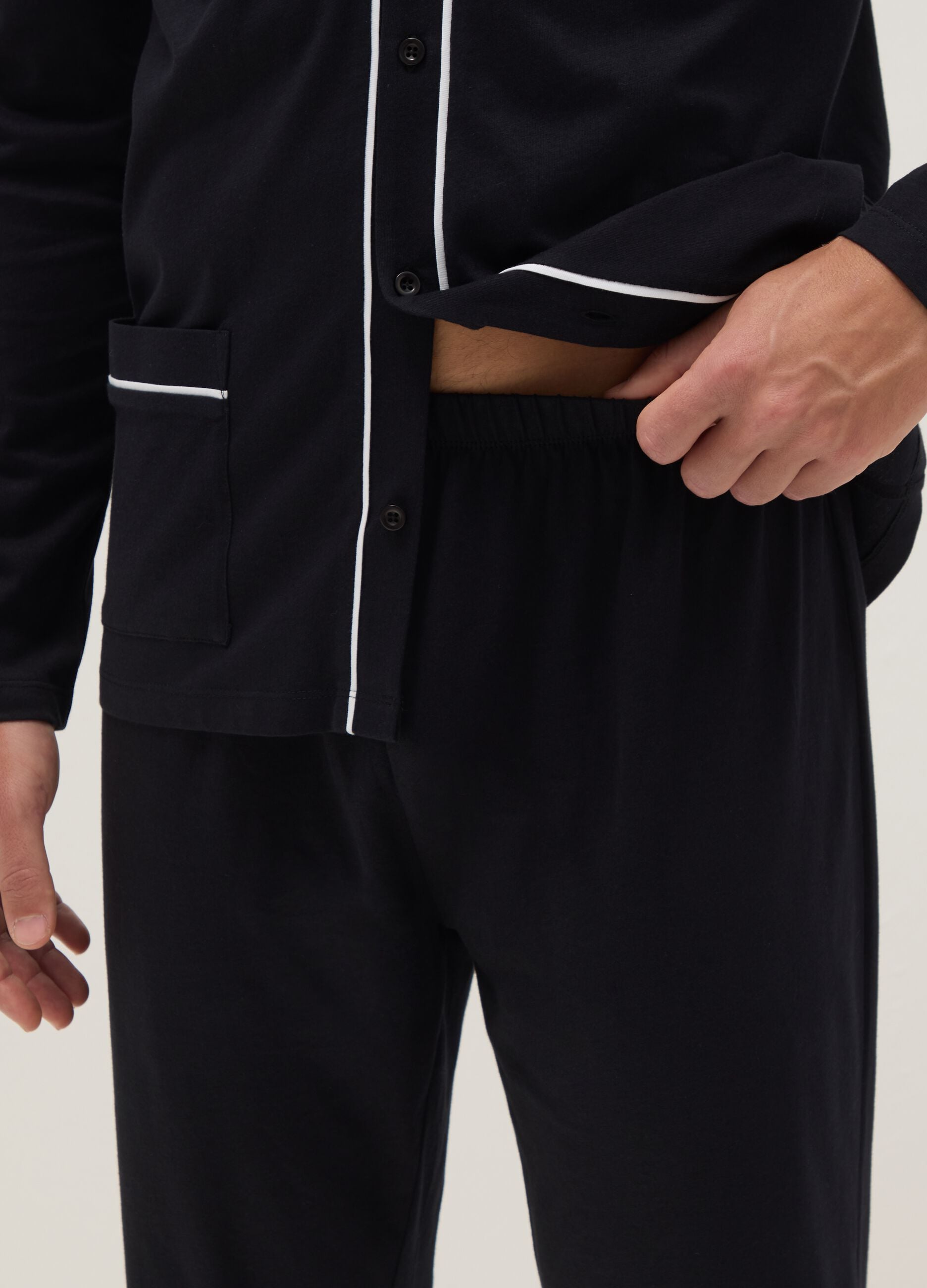 Regular fit black pure cotton pyjamas with contrasting details