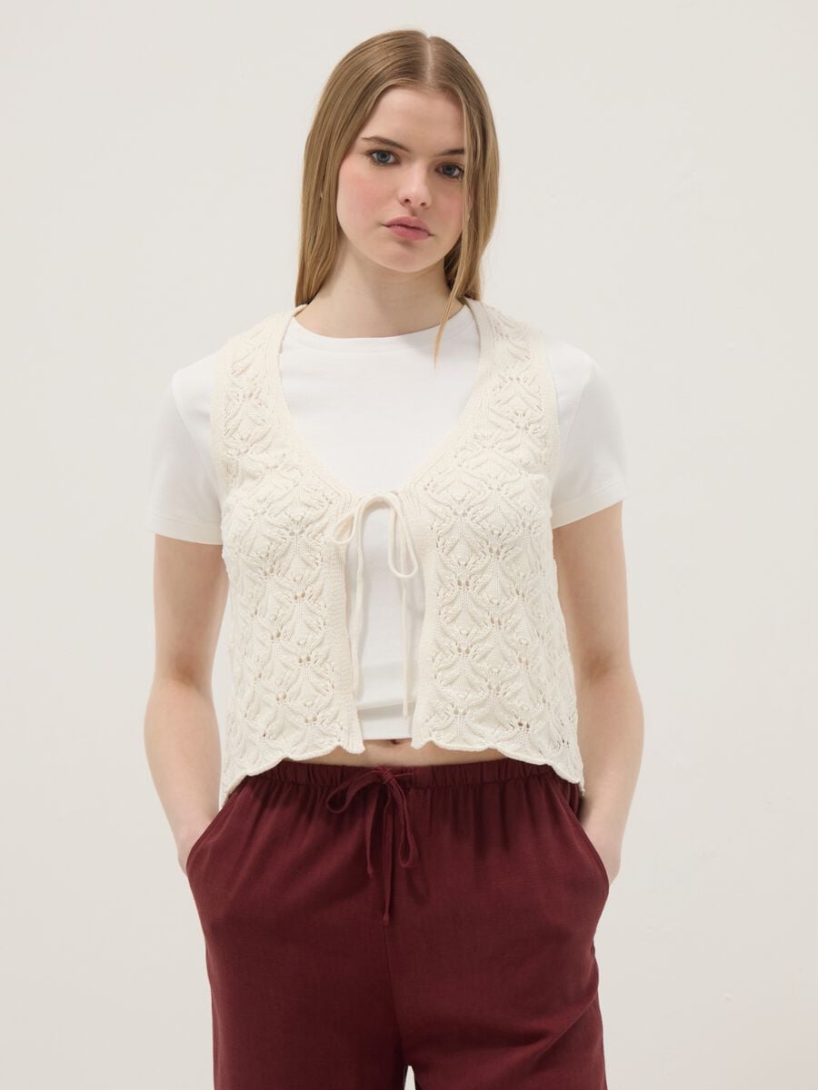 White pure cotton regular-fit waistcoat with tie fastening and deep V-neck_0