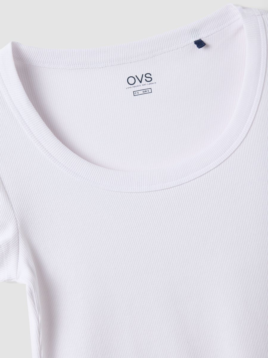 T-shirt fitted a maniche corte in cotone elasticizzato bianca_5