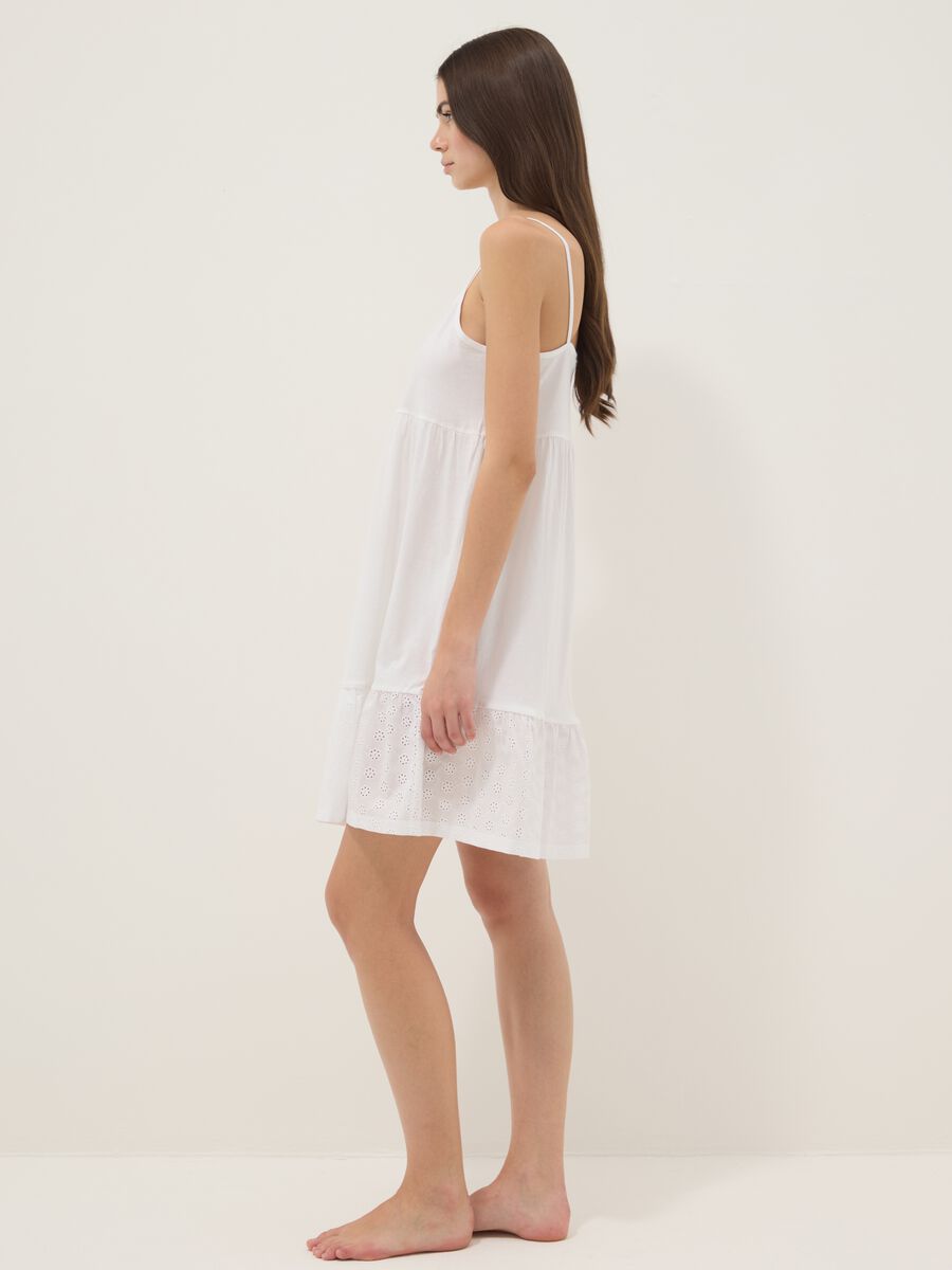 Camicia da notte bianca in cotone organico con spalline sottili_2