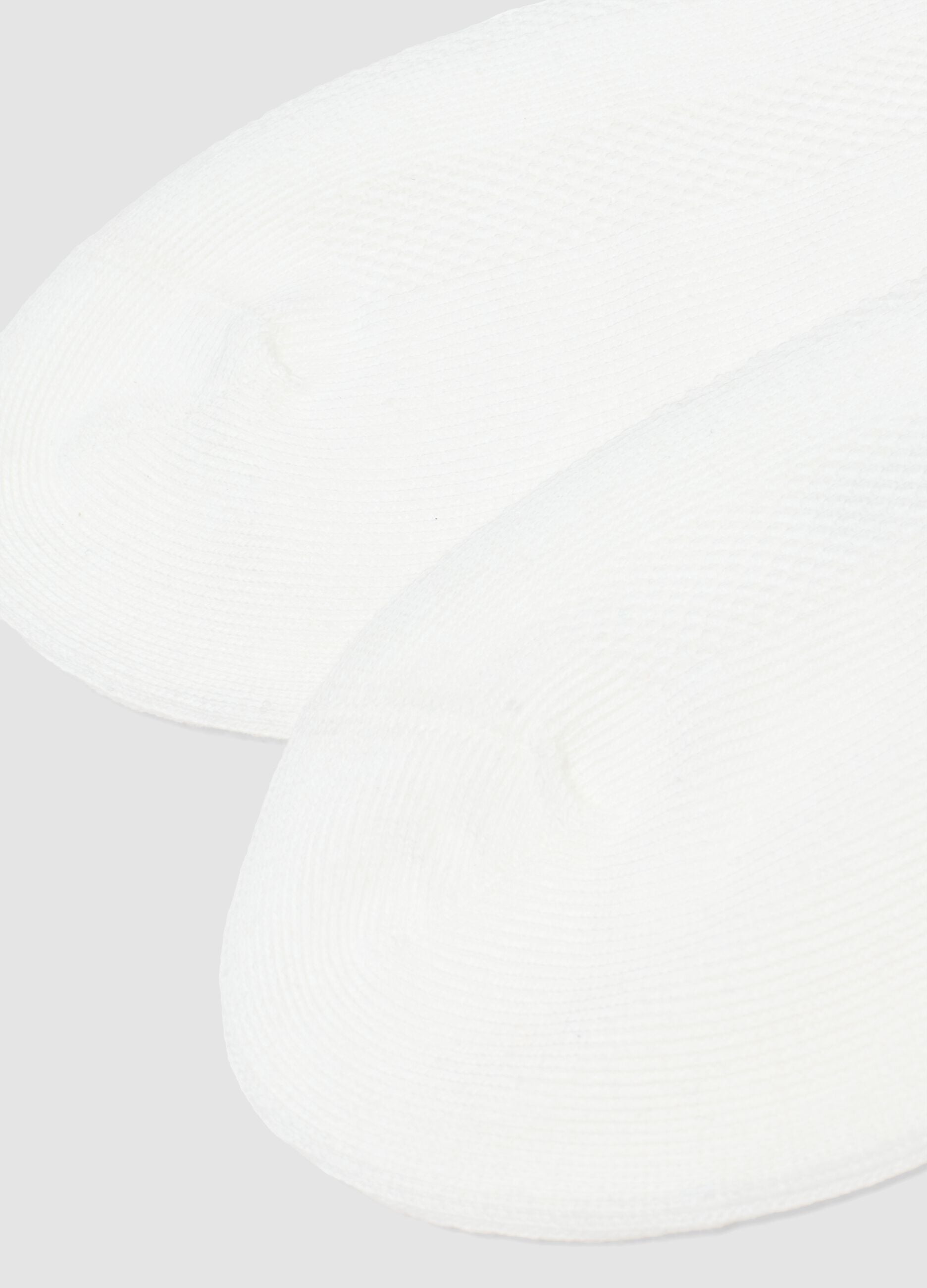 Girls&rsquo; white stretch cotton-blend socks with frill trim