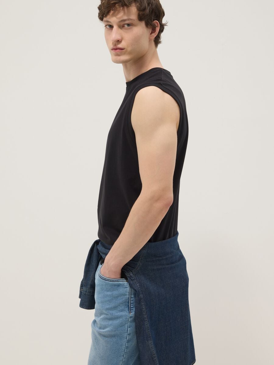Black crew-neck vest in pure cotton, relaxed fit_1
