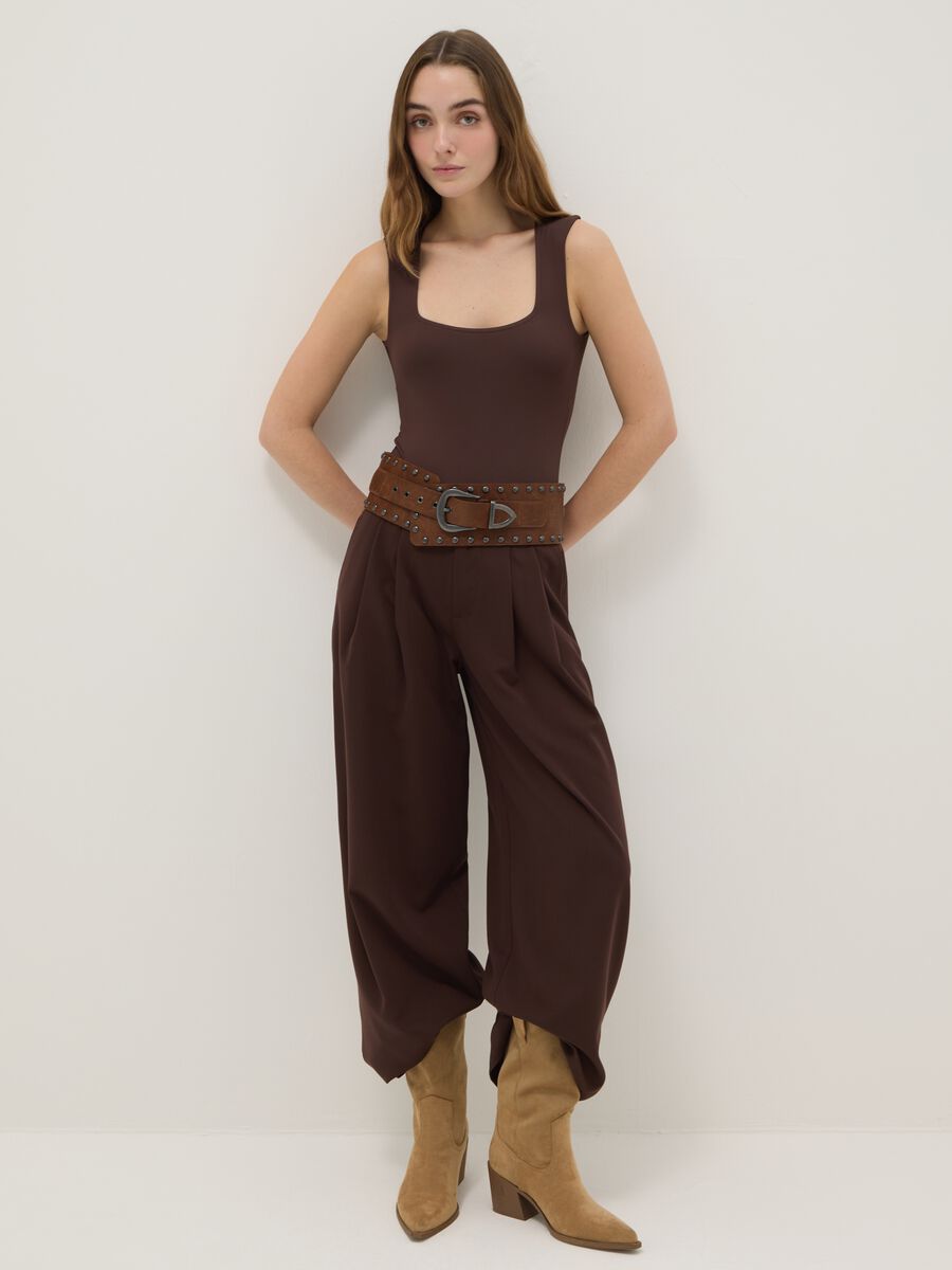 Brown fitted bodysuit with square neckline_2
