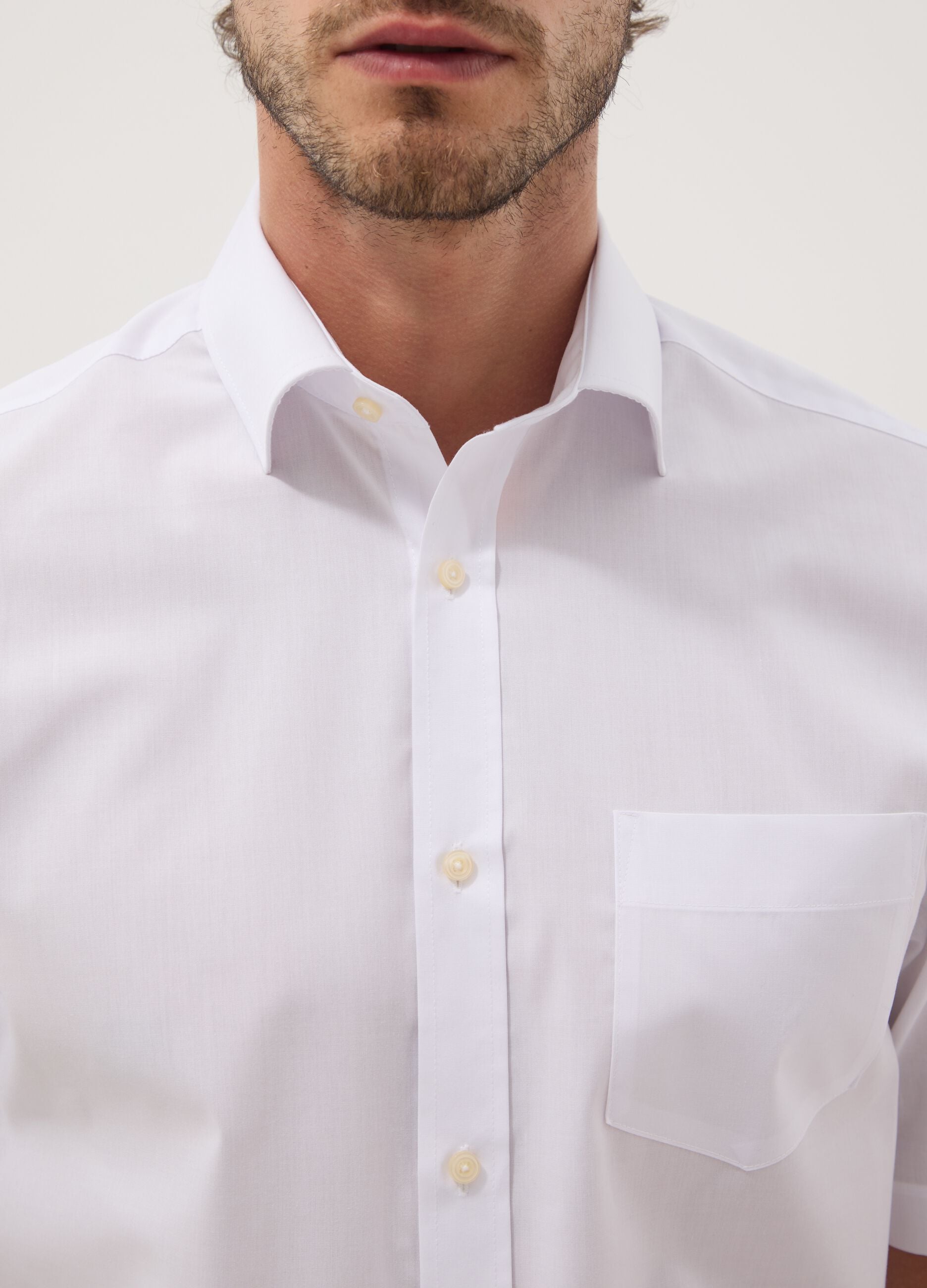 White short-sleeve easy-iron cotton-blend shirt, regular fit