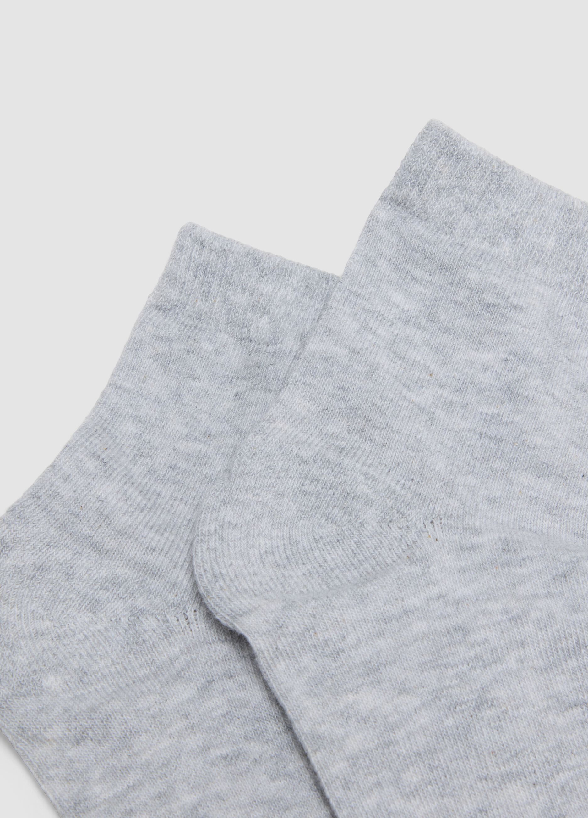 3-pack of grey organic cotton ankle sports socks