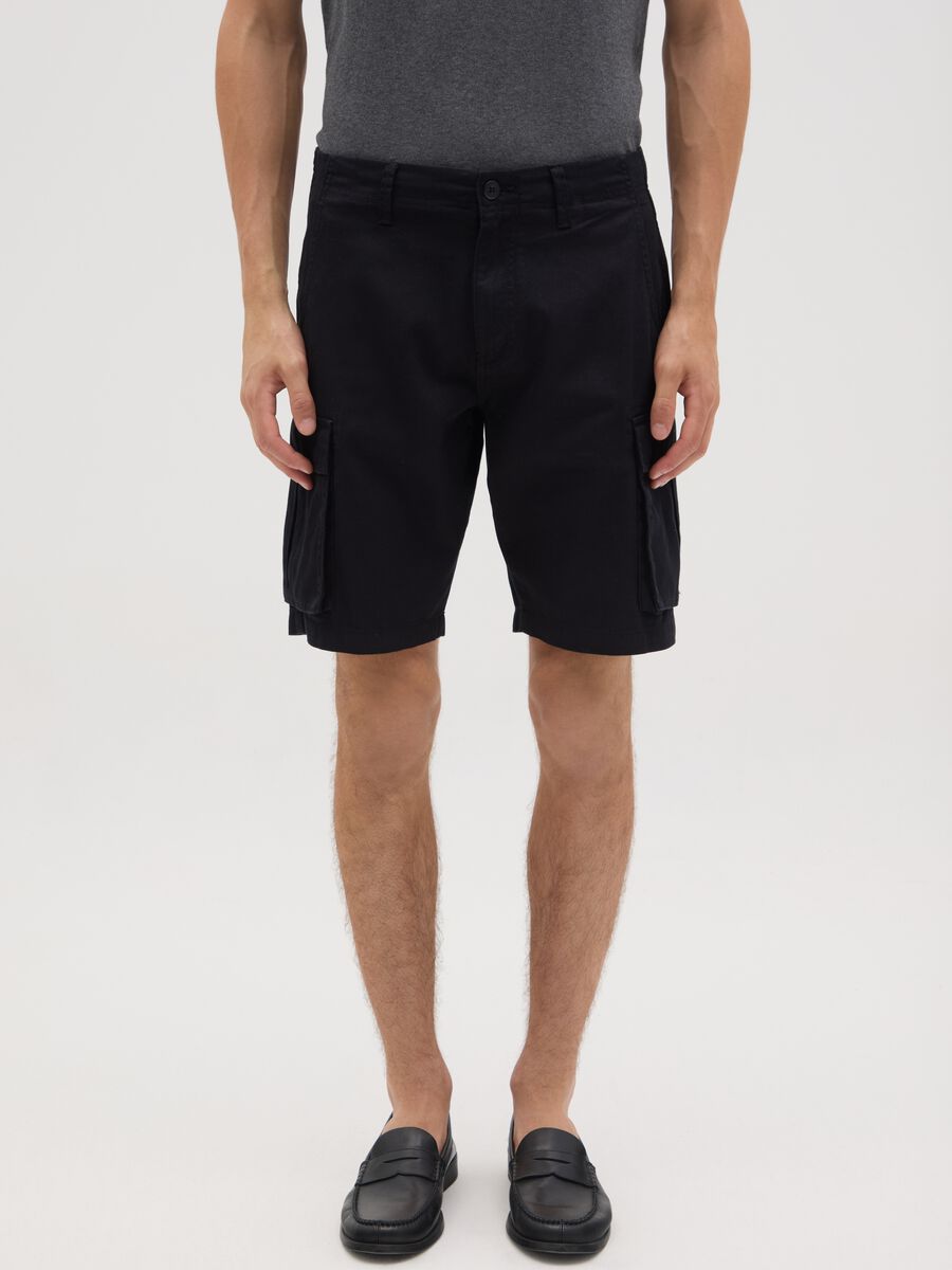 Men&rsquo;s black regular fit Bermuda shorts in 100% cotton_1