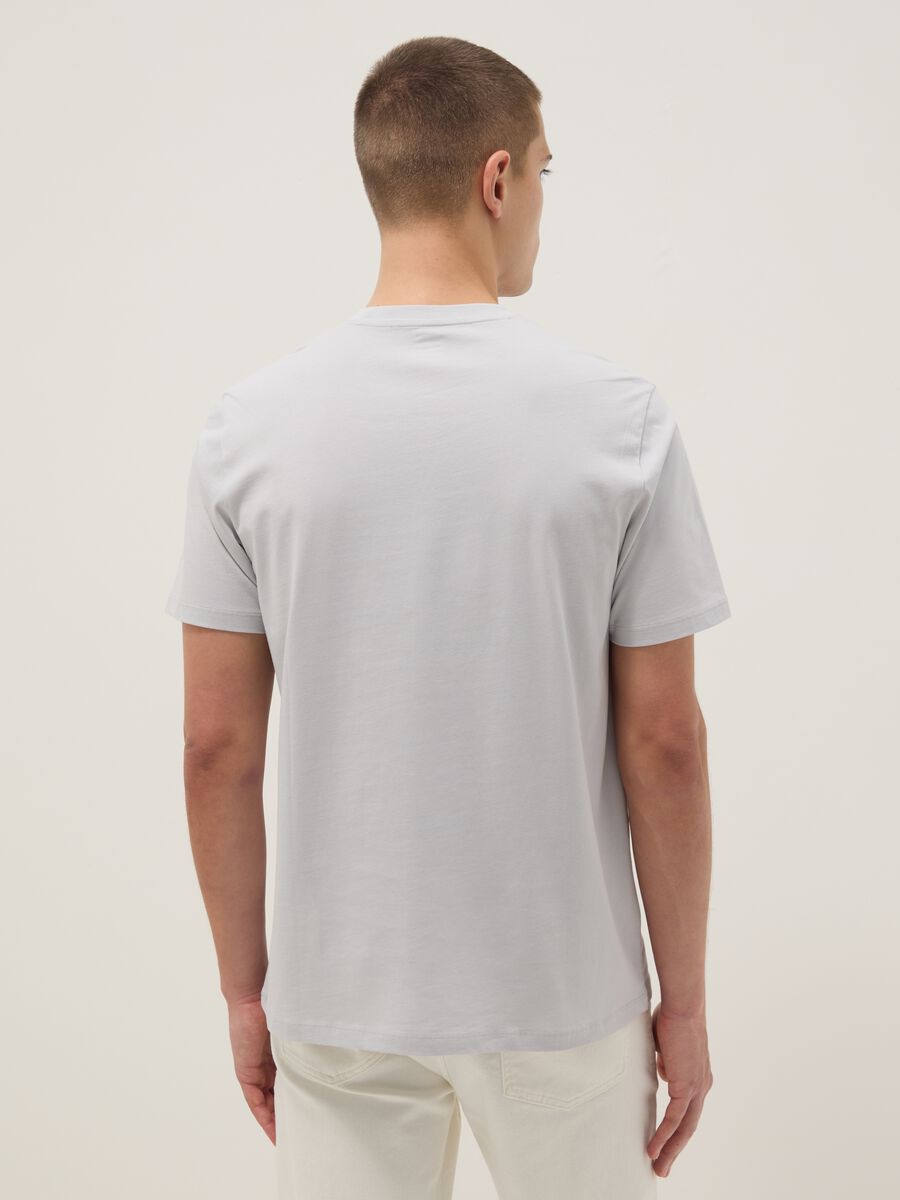 Grey pure cotton regular fit V-neck T-shirt_2