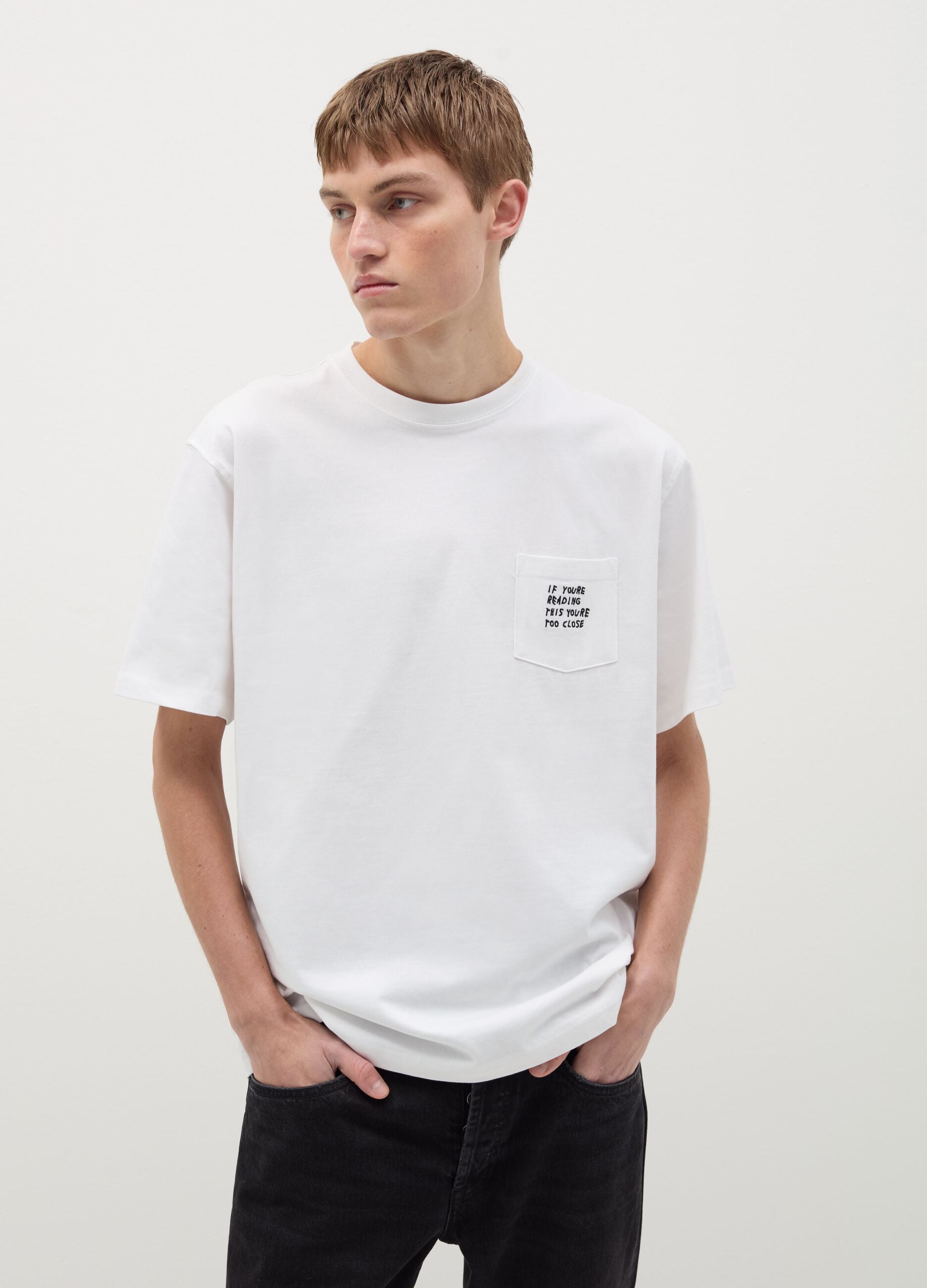 T-shirt with embroidered pocket