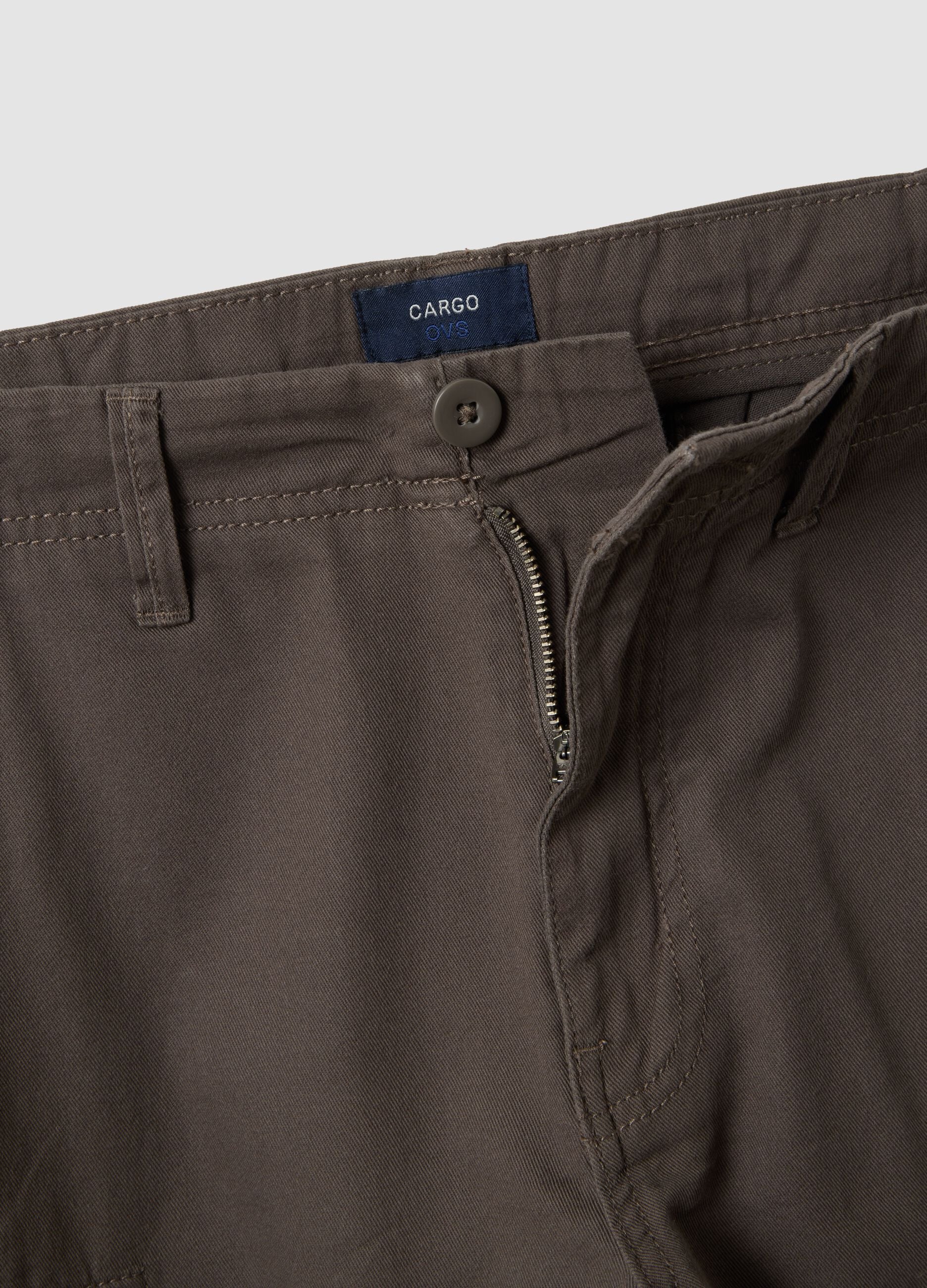 Brown pure cotton regular-fit cargo shorts
