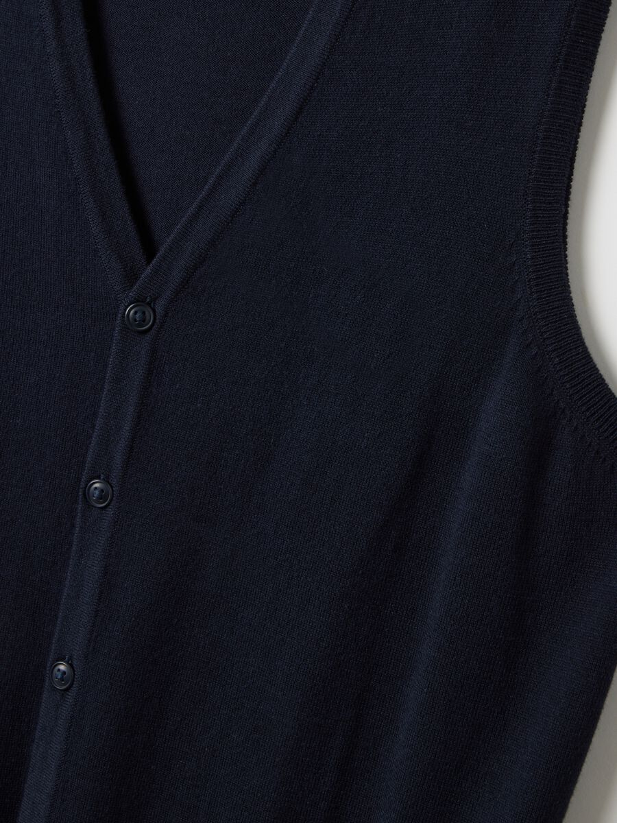 Regular fit deep V blue waistcoat in cotton blend with buttons_5