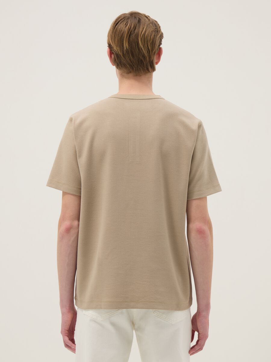 Beige regular-fit short-sleeve T-shirt with Henley neckline_3