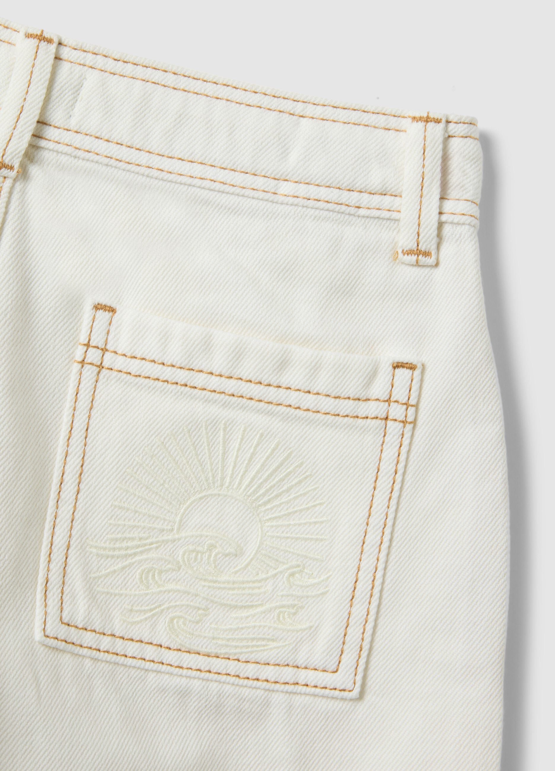 Girls' regular fit pure white cotton shorts