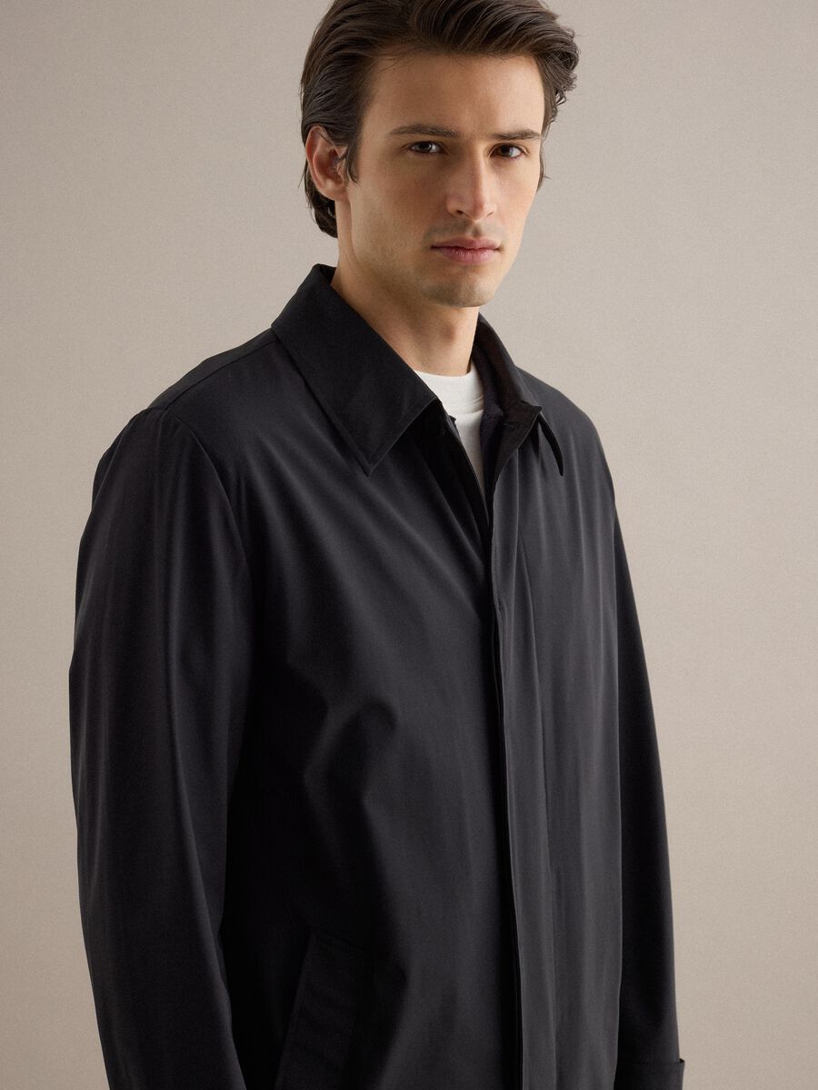 Long black trench coat regular fit with buttons_4