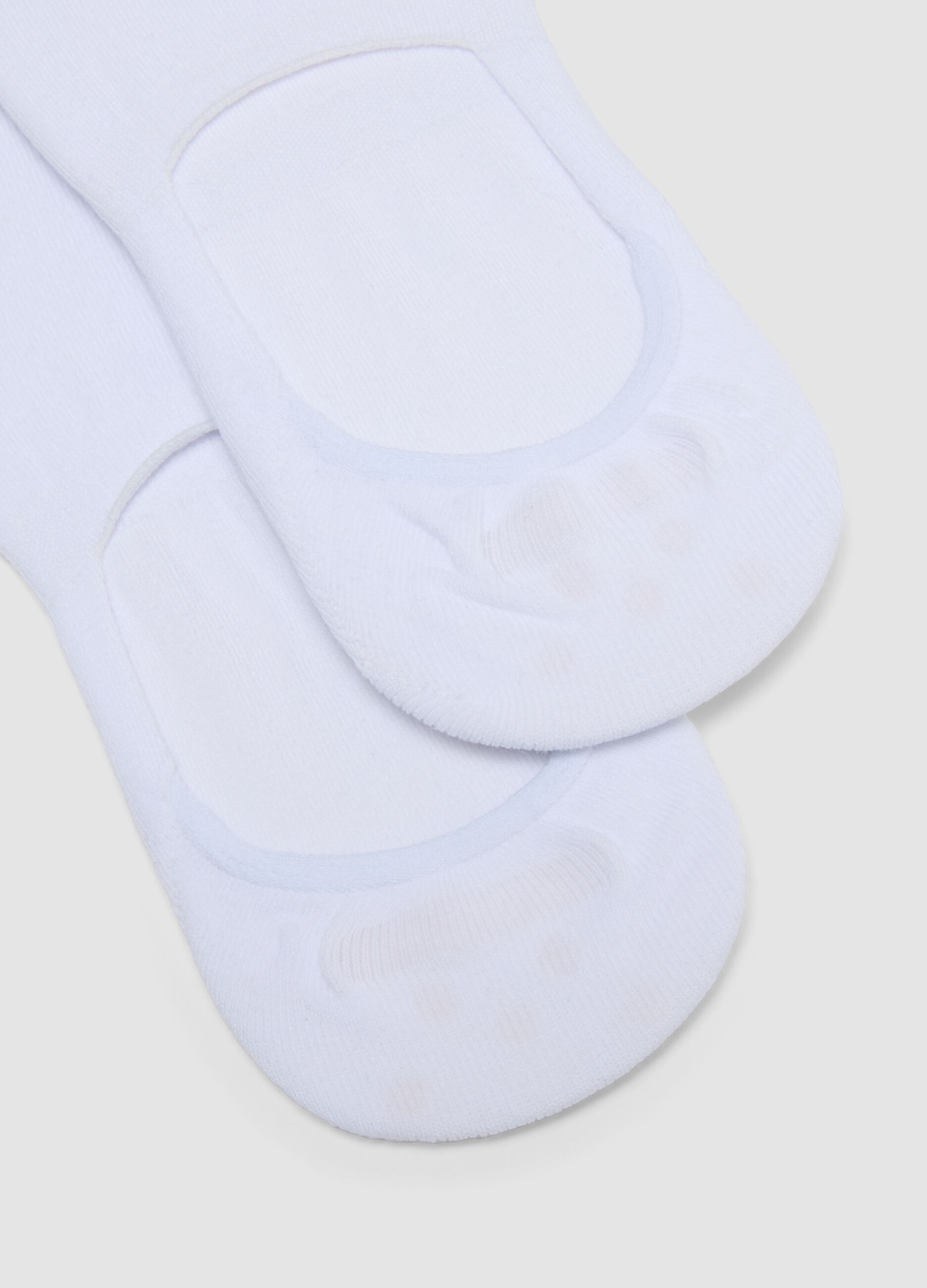 Three-pack of white invisible organic cotton socks