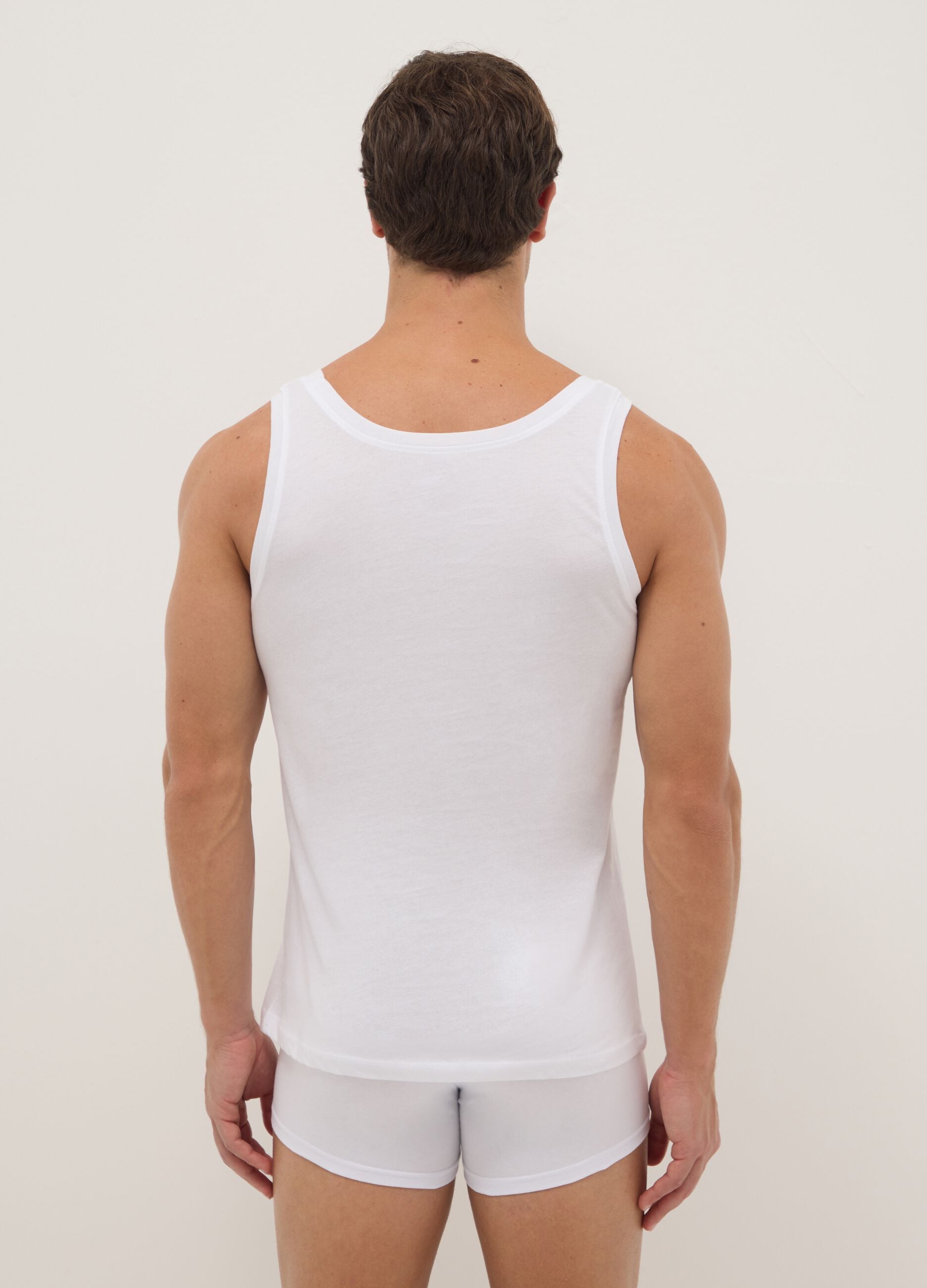 Twin pack of white crew neck vests in pure cotton regular fit