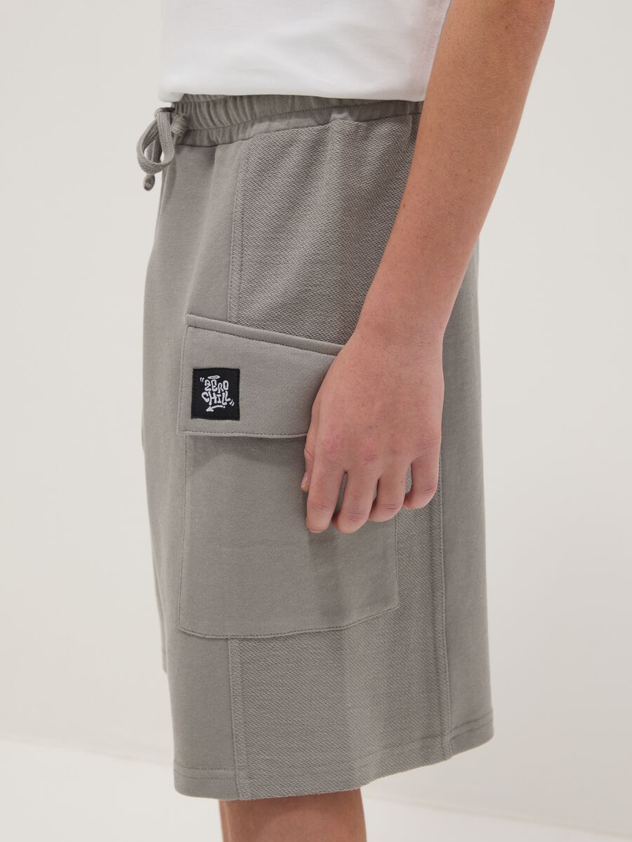 Grey pure cotton cargo bermuda shorts for boys, oversized fit_2