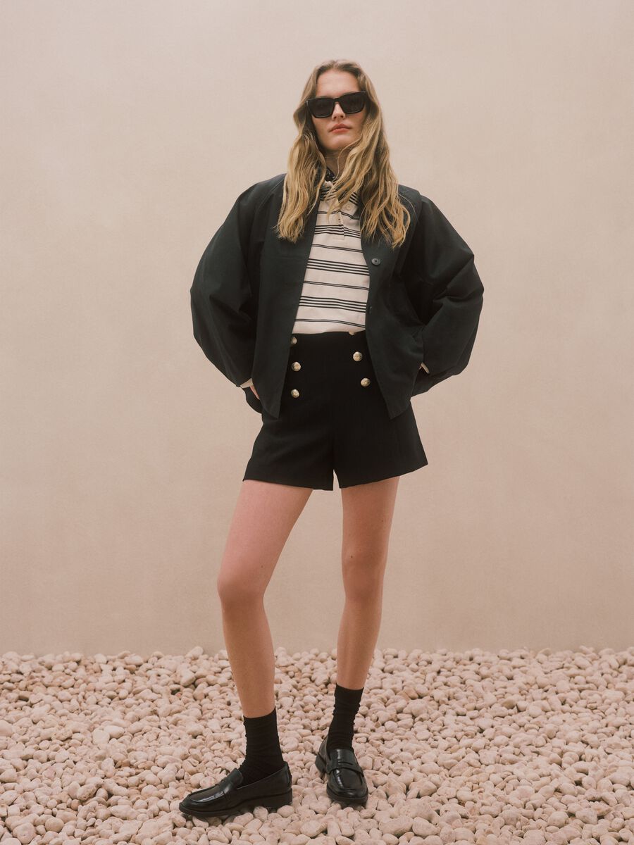 Black regular fit shorts with high waist and gold buttons_4