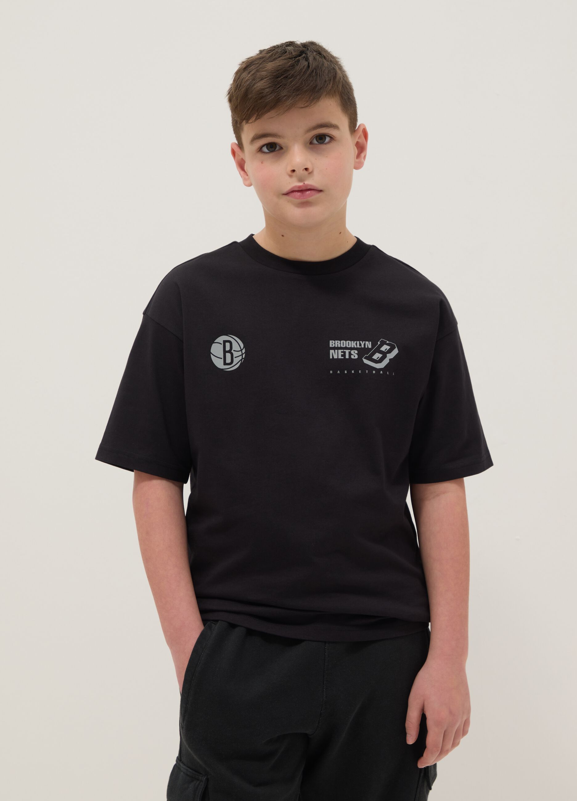 Children's black pure cotton over-fit T-shirt with Brooklyn Nets logo