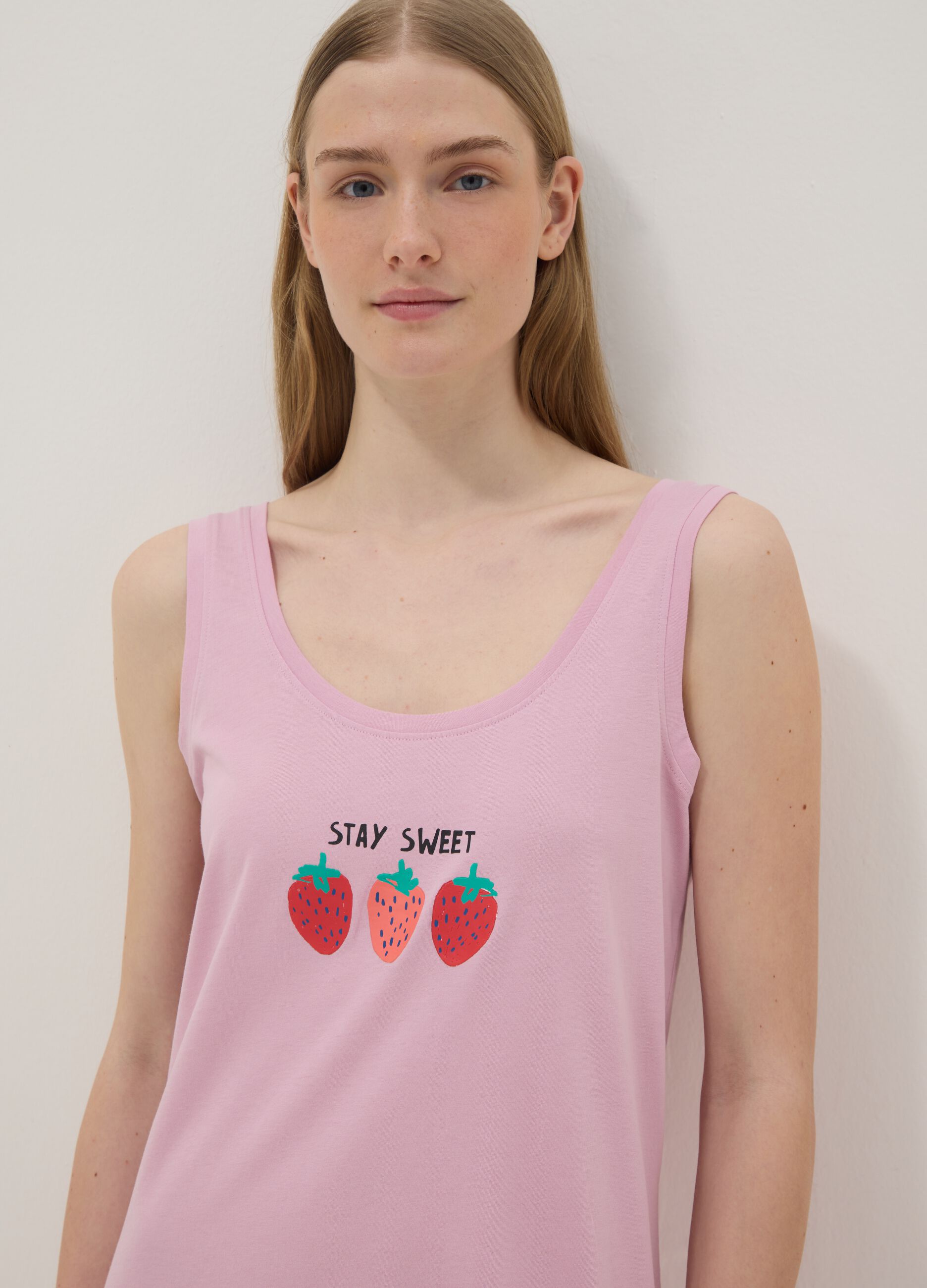 Pink pure cotton nightgown regular fit with strawberries