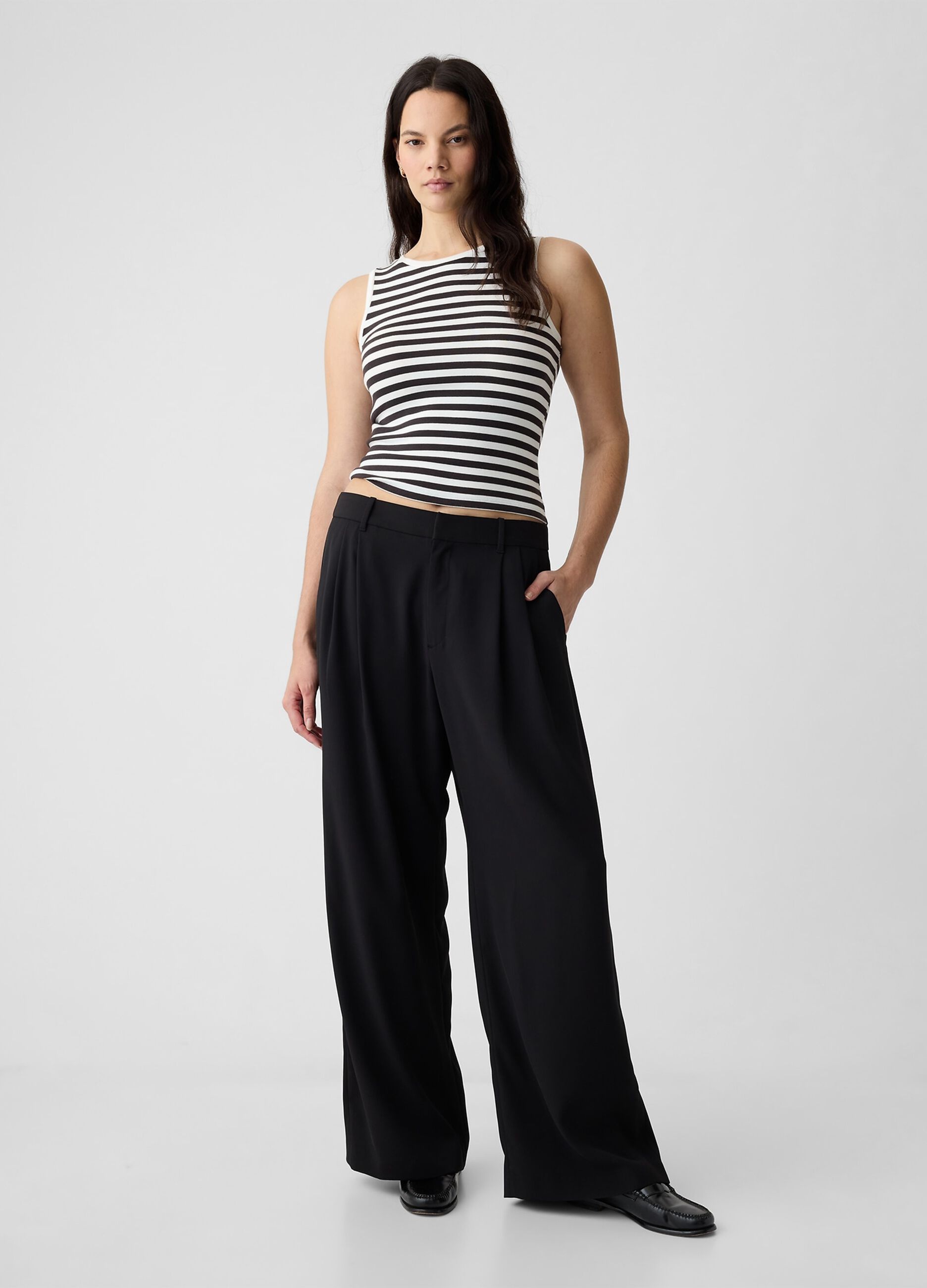 Pantaloni a palazzo a vita alta con pinces