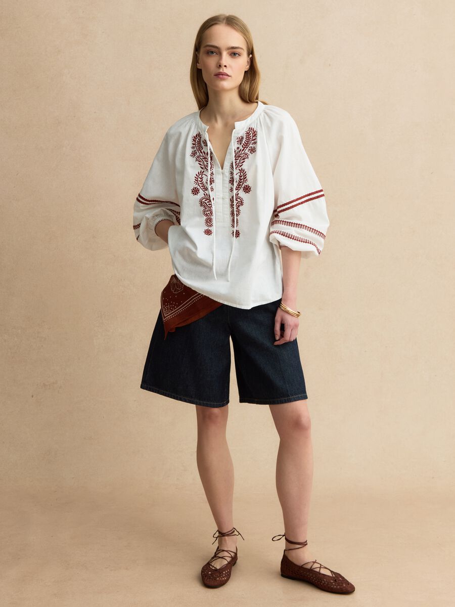 White regular fit cotton-linen blend shirt with floral embroidery_2