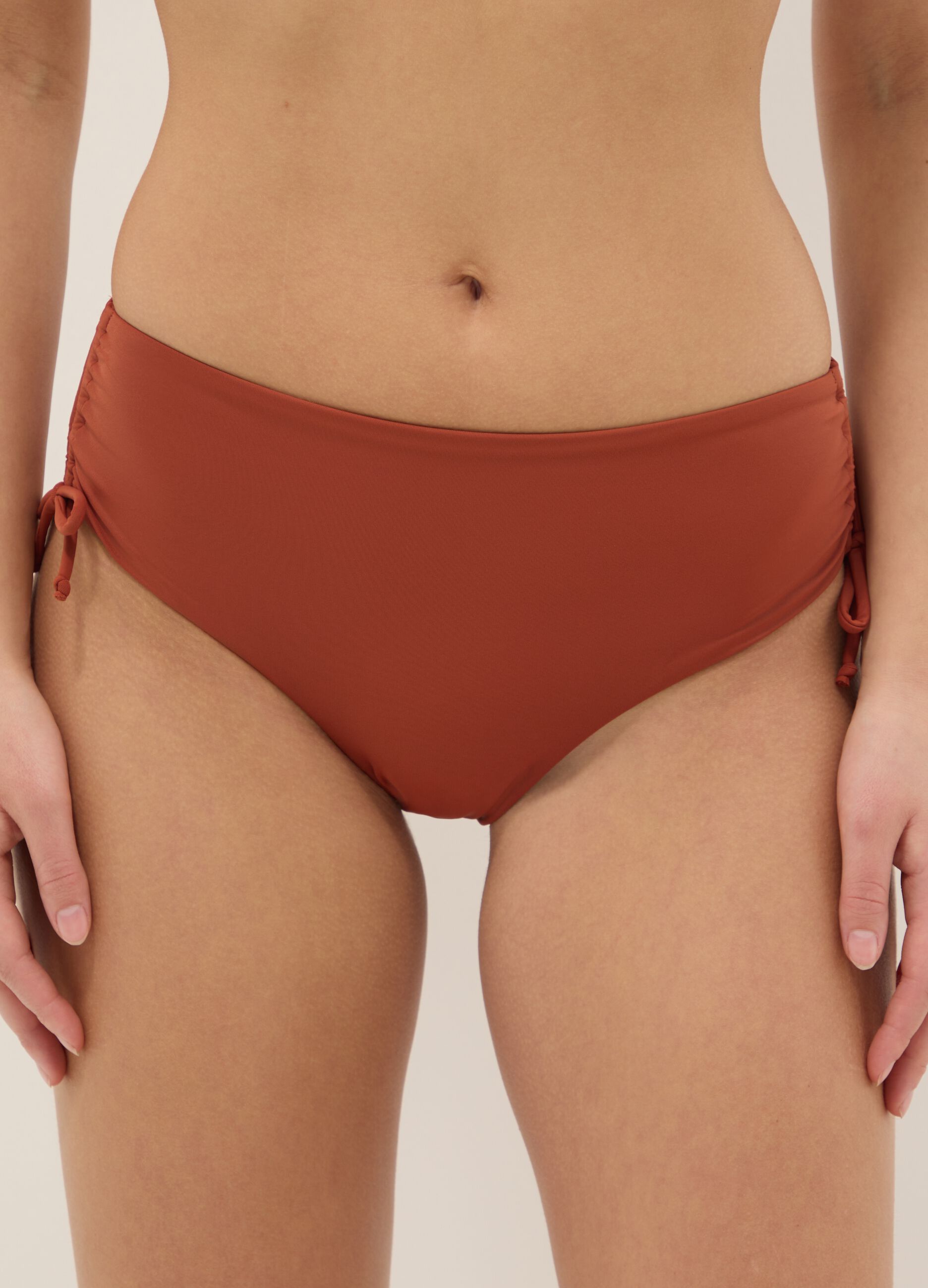 Slip da mare elasticizzato arancioni con dettagli arricciati