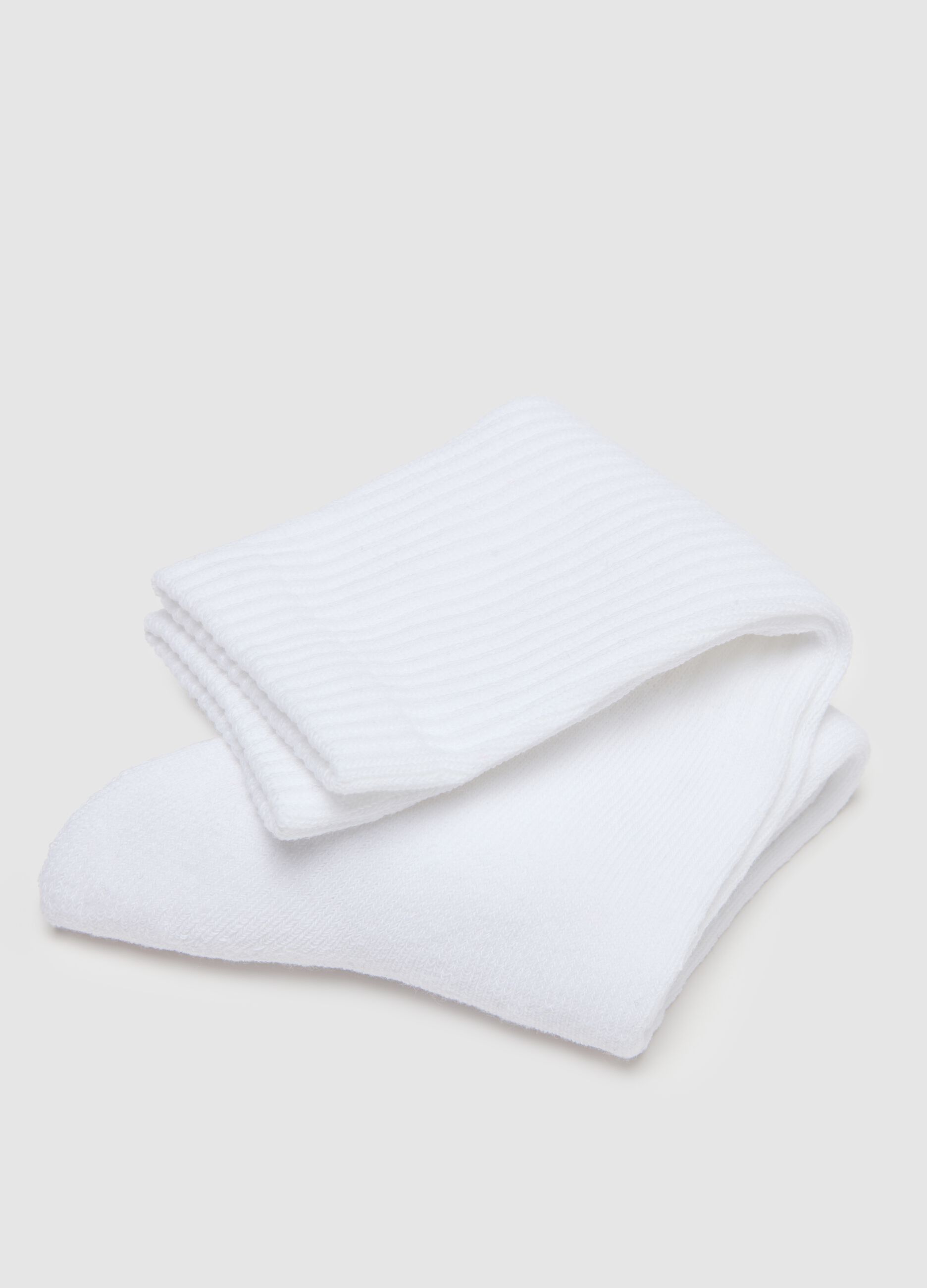 Tripack of white sports socks in elasticated cotton