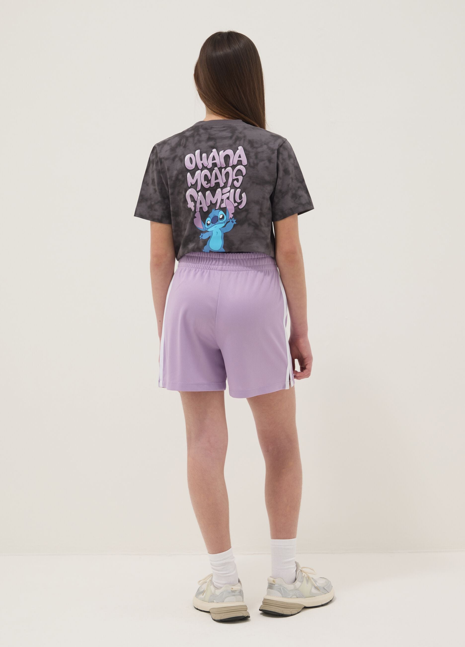 Girls&rsquo; purple sporty shorts with side stripes
