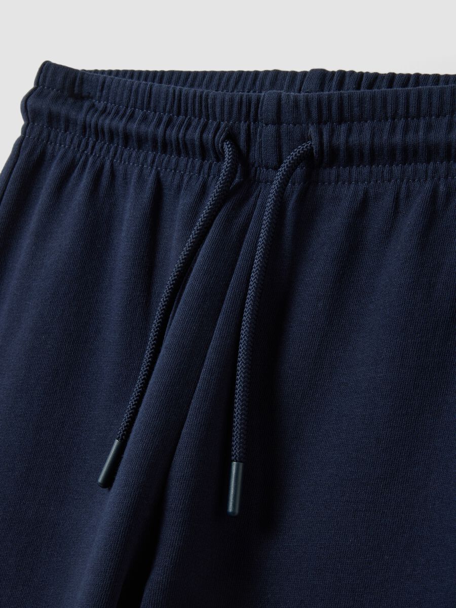 Navy blue organic cotton regular-fit joggers for boys_2