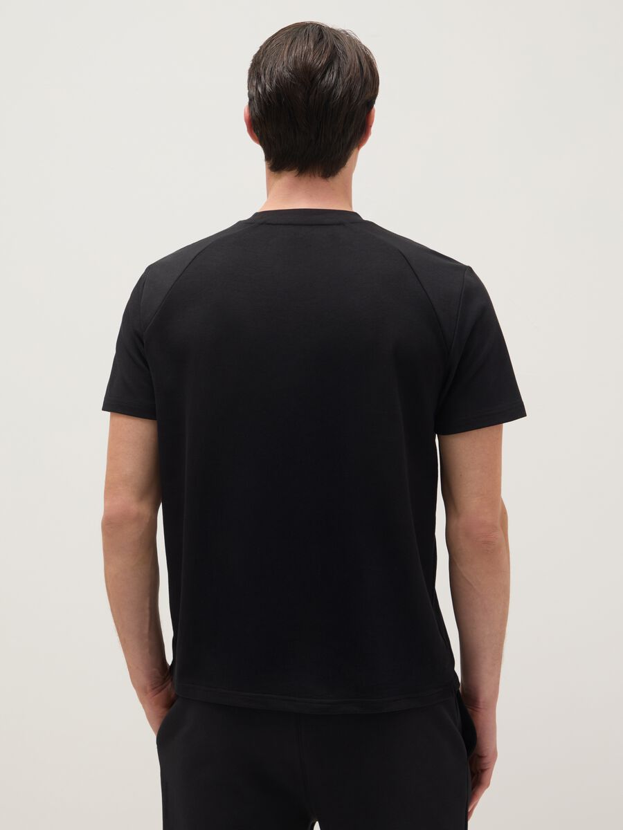 Regular fit black cotton blend crew neck T-shirt_2