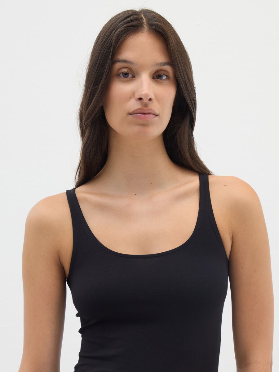 Stretch cotton vest with wide shoulder straps_1