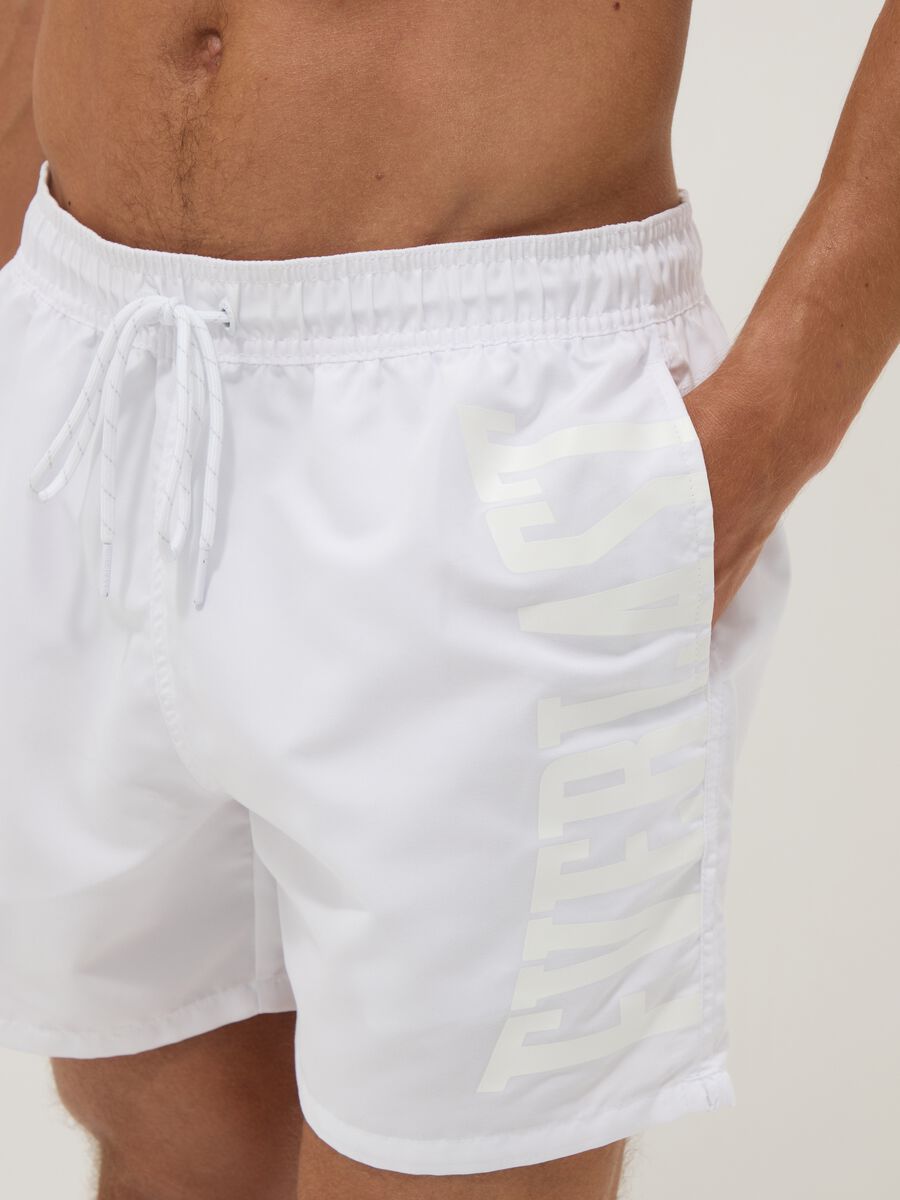 White swim shorts with drawstring_3