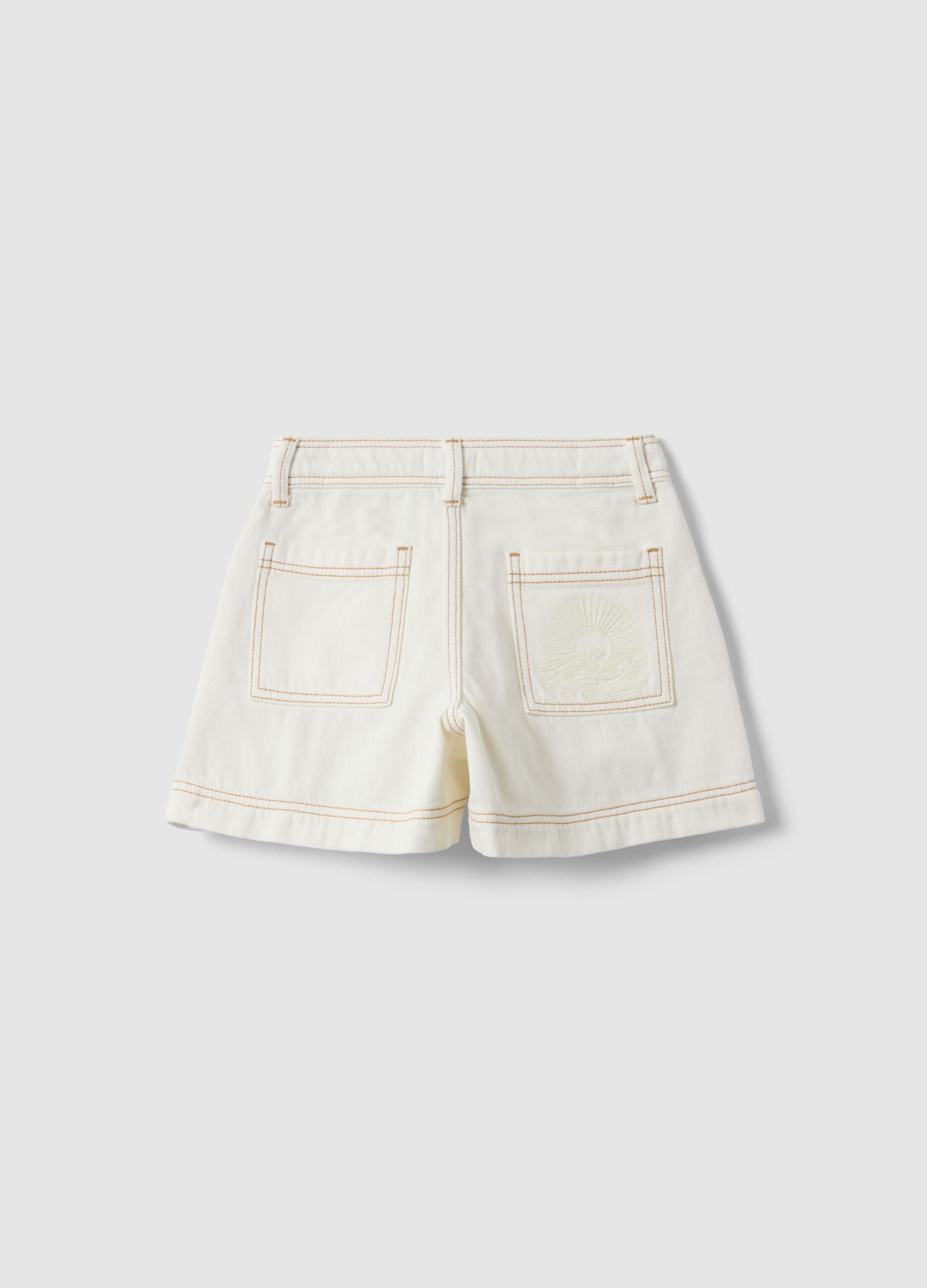 Girls' regular fit pure white cotton shorts