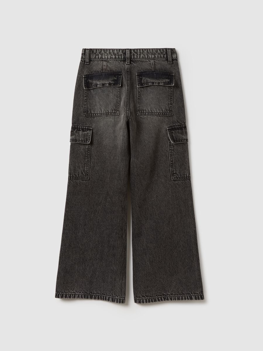 Girls' grey cotton cargo jeans with relaxed fit_4
