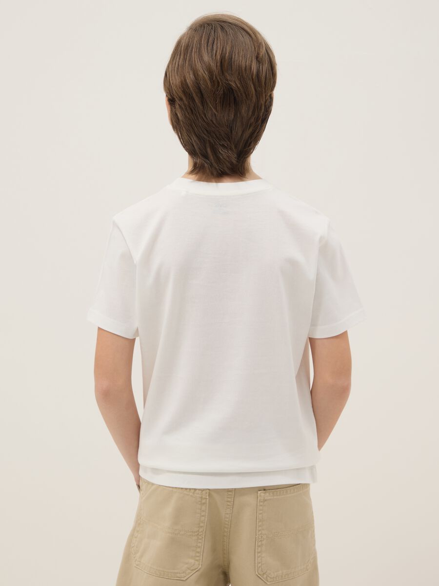 T-shirt in puro cotone bianca da ragazzo regular fit con stampa_1
