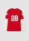 T-shirt rossa in puro cotone con girocollo e stampa college per ragazzo_0